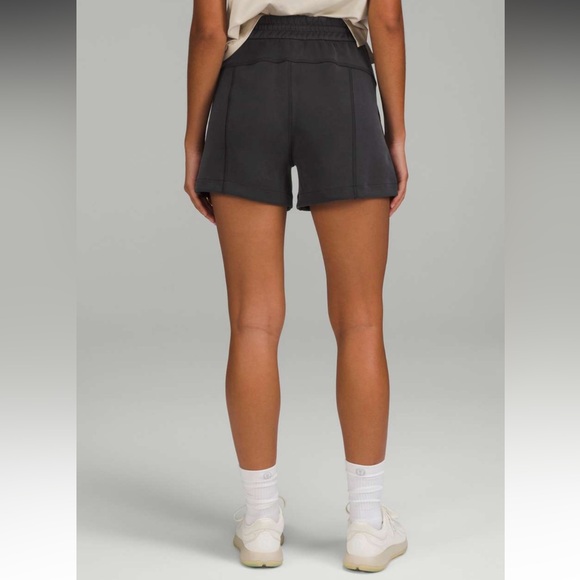 NWT Lululemon Softstreme High-Rise Short 4" - Black - Picture 3 of 13